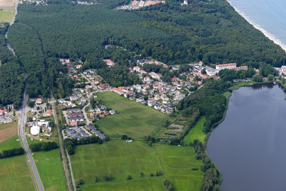 Luftaufnahme Loddin - Ferienhaus Anlage im Ortsteil Kölpinsee in Loddin im Bundesland Mecklenburg-Vorpommern