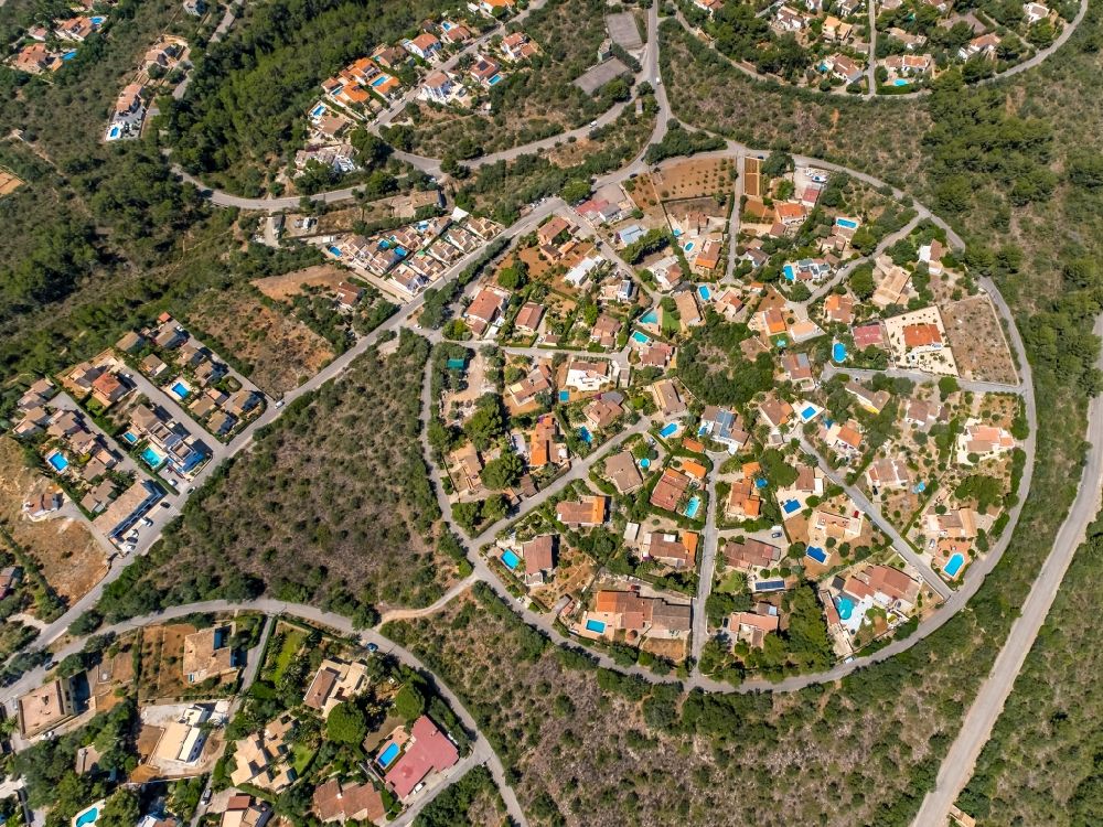 Luftaufnahme Manacor - Ferienhaus Anlage in runder Kreis- Form in Manacor in Balearische Insel Mallorca, Spanien