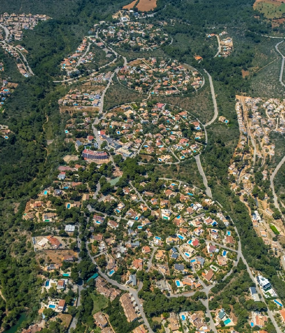 Luftaufnahme Manacor - Ferienhaus Anlage in runder Kreis- Form in Manacor in Balearische Insel Mallorca, Spanien