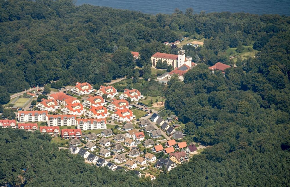 Luftaufnahme Koserow - Ferienhaus- Anlage des Vineta Ferienparks in Koserow im Bundesland Mecklenburg-Vorpommern, Deutschland