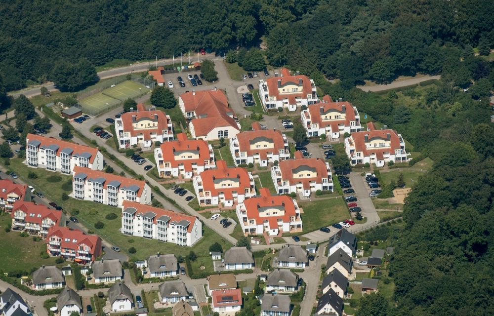 Koserow aus der Vogelperspektive: Ferienhaus- Anlage des Vineta Ferienparks in Koserow im Bundesland Mecklenburg-Vorpommern, Deutschland