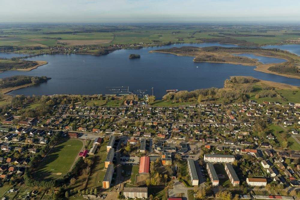Luftbild Rechlin - Ferienhausanlage am Hafendorf zwischen dem Ufer der Müritz und dem Claassee in Rechlin im Bundesland Mecklenburg-Vorpommern