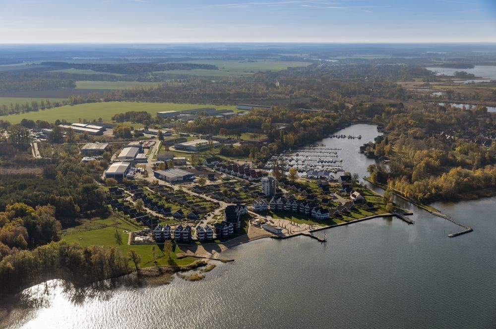 Luftbild Rechlin - Ferienhausanlage am Hafendorf zwischen dem Ufer der Müritz und dem Claassee in Rechlin im Bundesland Mecklenburg-Vorpommern