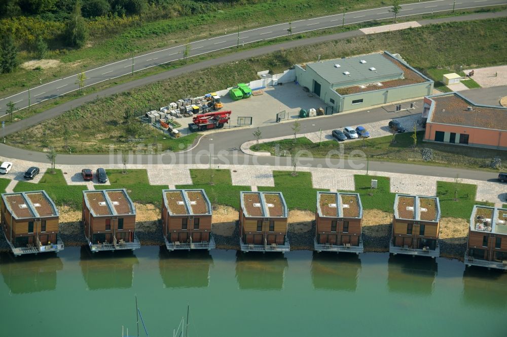 Luftaufnahme Grosspösna - Ferienhäuser und Apartments der Ferienanlage Lagovida am Störmthaler See bei Großpösna in Sachsen