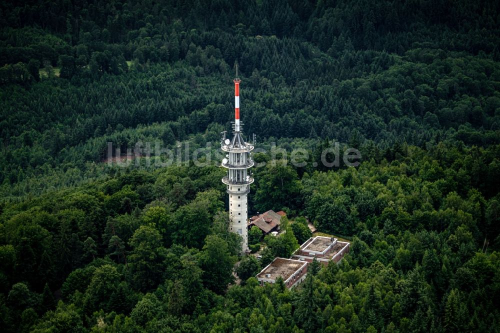 Baden-Baden von oben - Fernmeldeturm und Fernsehturm in Baden-Baden im Bundesland Baden-Württemberg, Deutschland