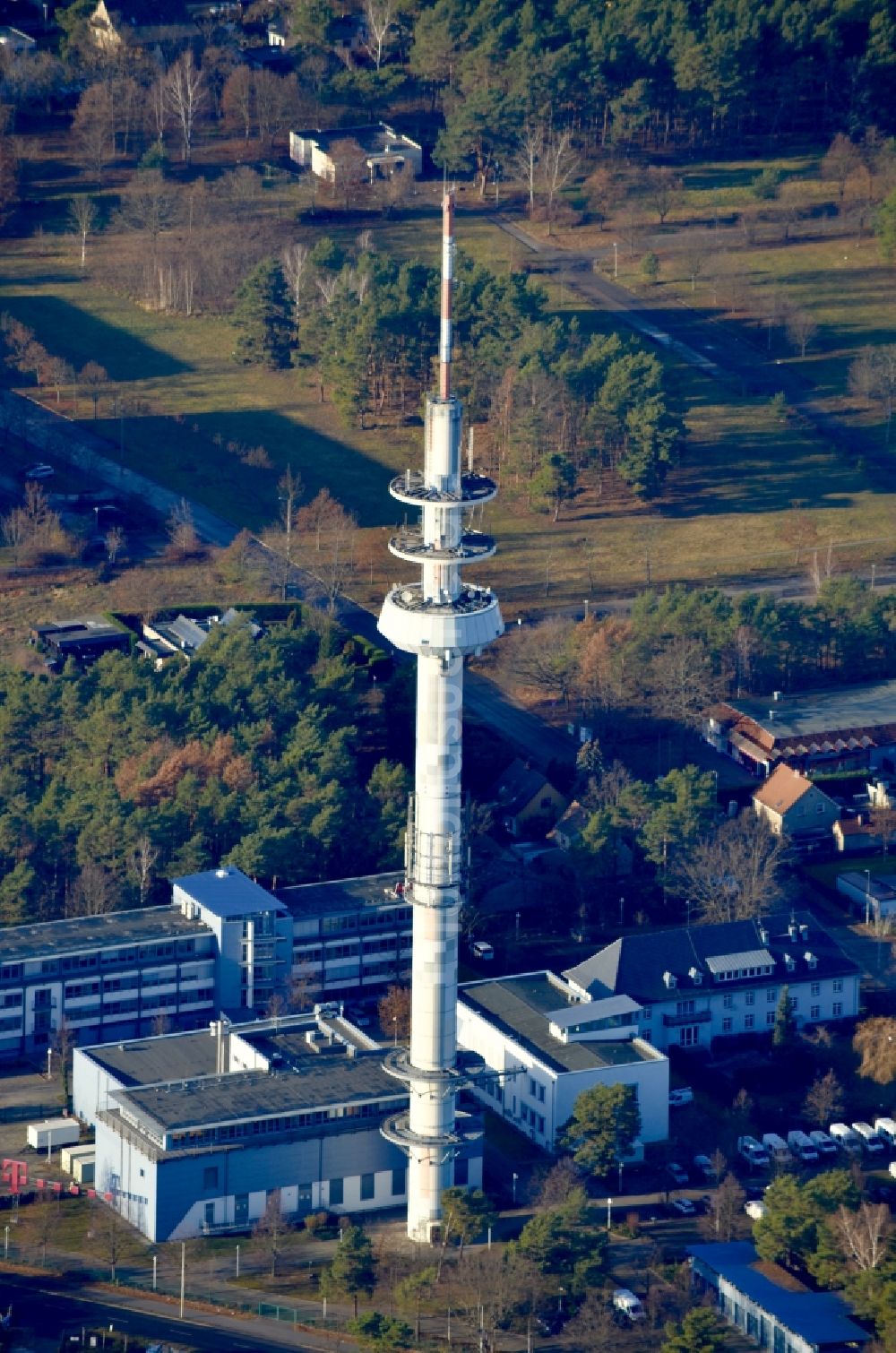 Luftbild Cottbus - Fernmeldeturm und Fernsehturm in Cottbus im Bundesland Brandenburg, Deutschland