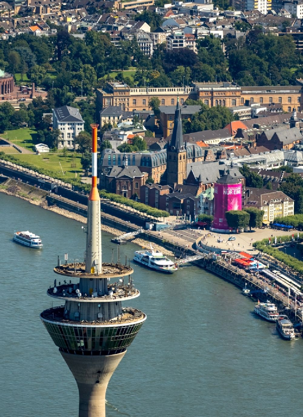 Luftbild Düsseldorf - Fernmeldeturm und Fernsehturm in Düsseldorf im Bundesland Nordrhein-Westfalen