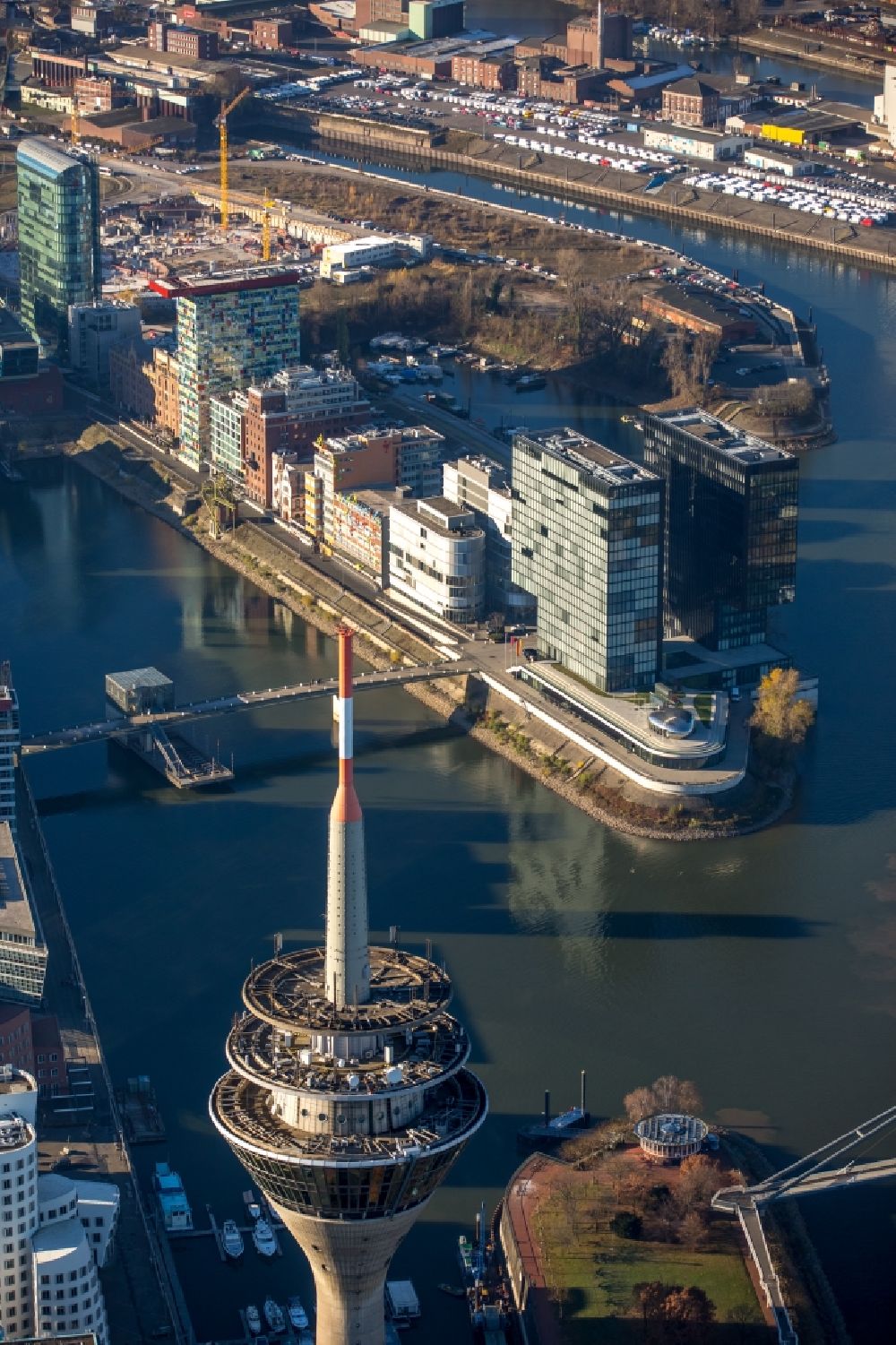 Luftbild Düsseldorf - Fernmeldeturm und Fernsehturm in Düsseldorf im Bundesland Nordrhein-Westfalen