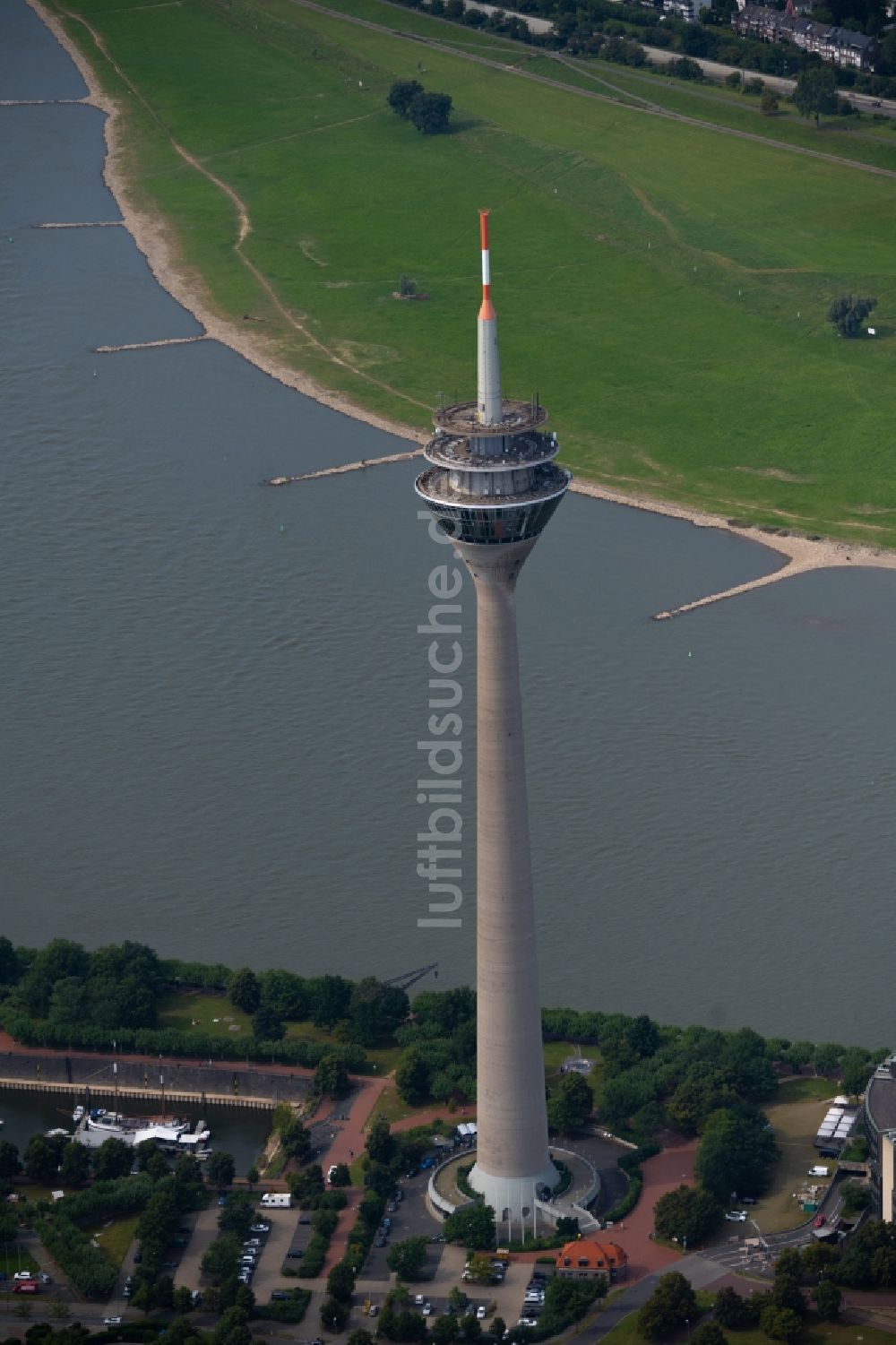 Luftaufnahme Düsseldorf - Fernmeldeturm und Fernsehturm in Düsseldorf im Bundesland Nordrhein-Westfalen, Deutschland