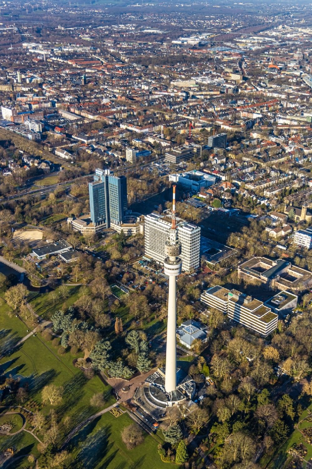 Dortmund von oben - Fernmeldeturm und Fernsehturm Florianturm in Dortmund im Bundesland Nordrhein-Westfalen, Deutschland