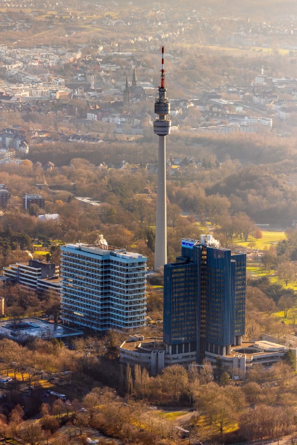 Dortmund aus der Vogelperspektive: Fernmeldeturm und Fernsehturm Florianturm in Dortmund im Bundesland Nordrhein-Westfalen, Deutschland