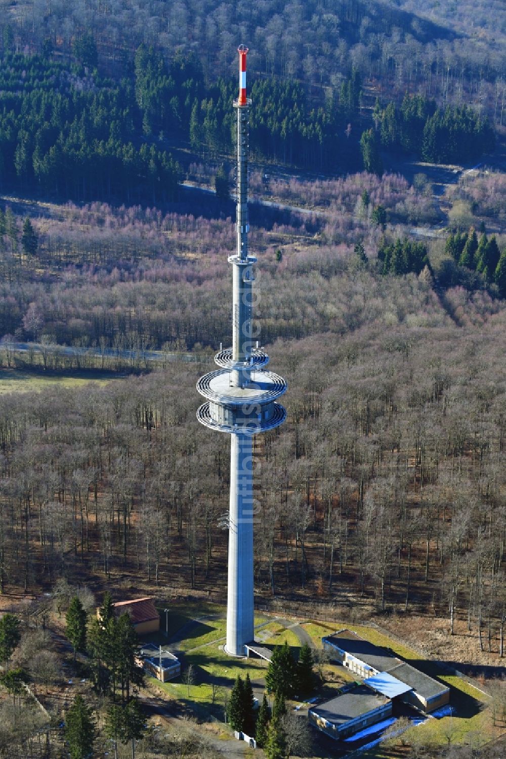Habichtswald von oben - Fernmeldeturm und Fernsehturm in Habichtswald im Bundesland Hessen, Deutschland