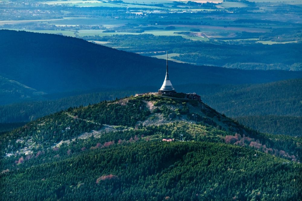 Luftbild Jeschken - Fernmeldeturm und Fernsehturm in Jeschken im Riesengebirge in Liberecky kraj, Tschechien