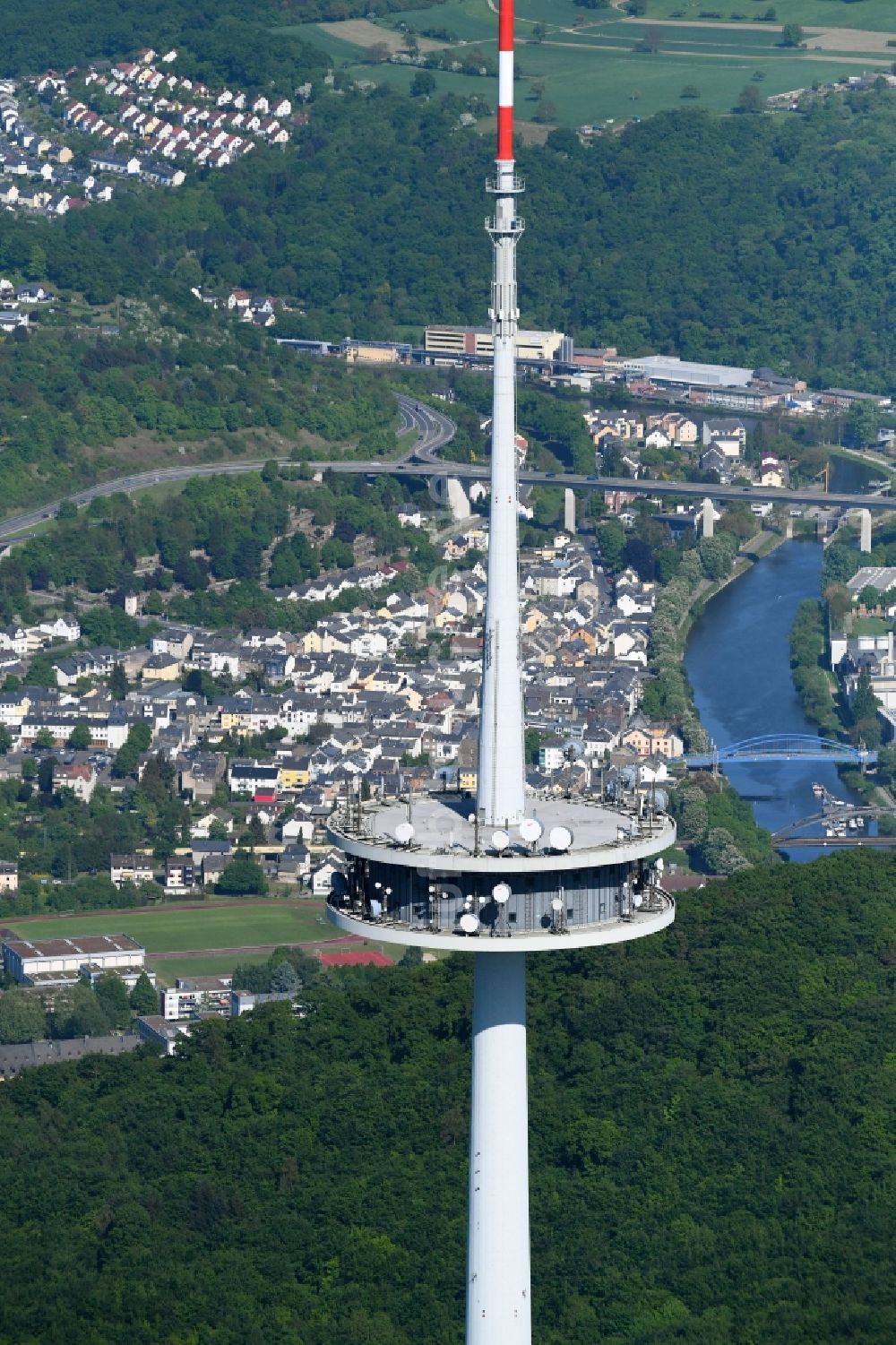 Koblenz von oben - Fernmeldeturm und Fernsehturm Kühkopf in Koblenz im Bundesland Rheinland-Pfalz, Deutschland