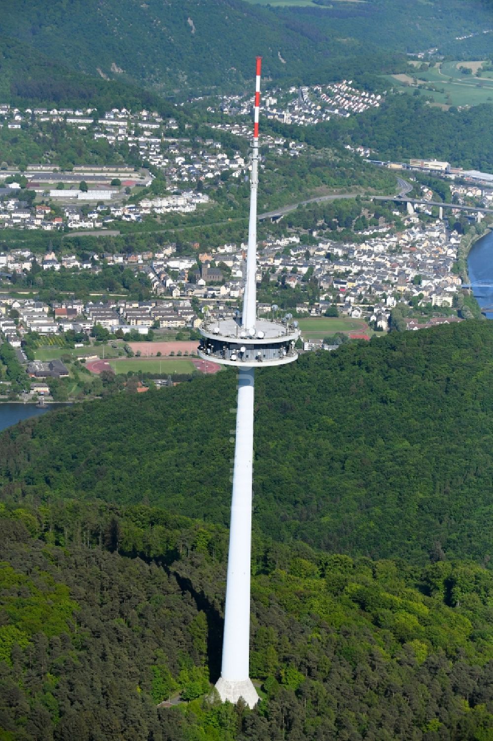 Koblenz aus der Vogelperspektive: Fernmeldeturm und Fernsehturm Kühkopf in Koblenz im Bundesland Rheinland-Pfalz, Deutschland