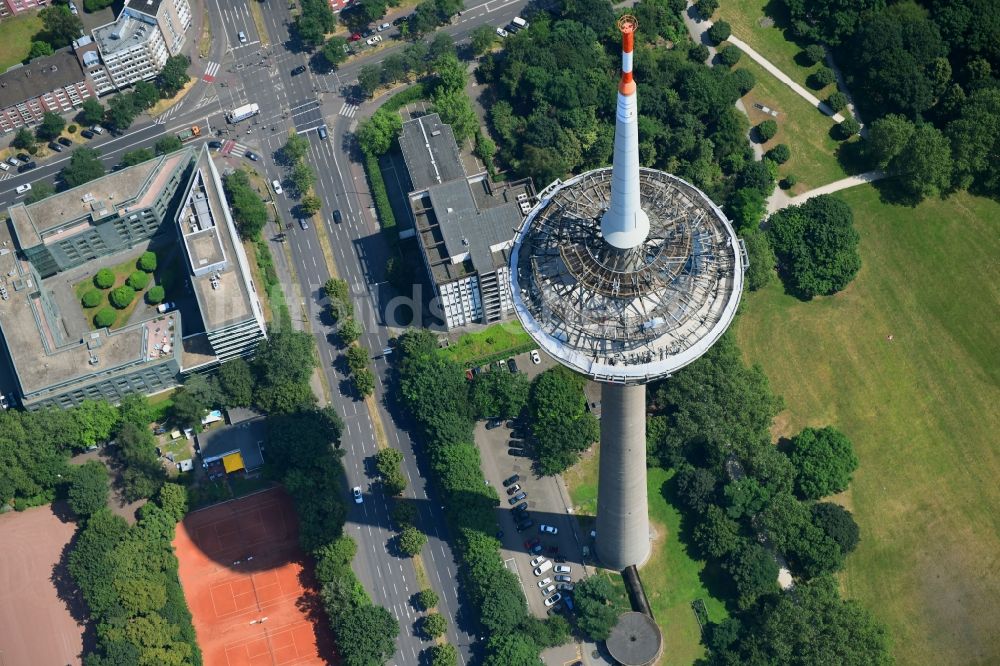Köln aus der Vogelperspektive: Fernmeldeturm und Fernsehturm in Köln im Bundesland Nordrhein-Westfalen, Deutschland