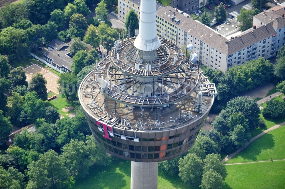 Luftaufnahme Köln - Fernmeldeturm und Fernsehturm in Köln im Bundesland Nordrhein-Westfalen, Deutschland