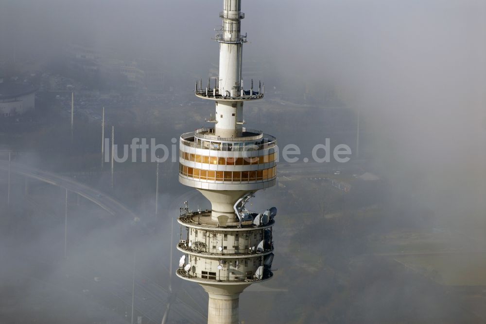 Luftbild München - Fernmeldeturm und Fernsehturm in München im Bundesland Bayern, Deutschland