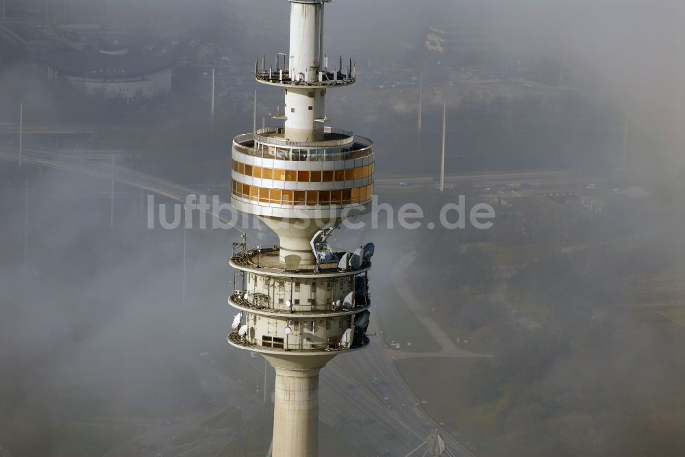 Luftaufnahme München - Fernmeldeturm und Fernsehturm in München im Bundesland Bayern, Deutschland