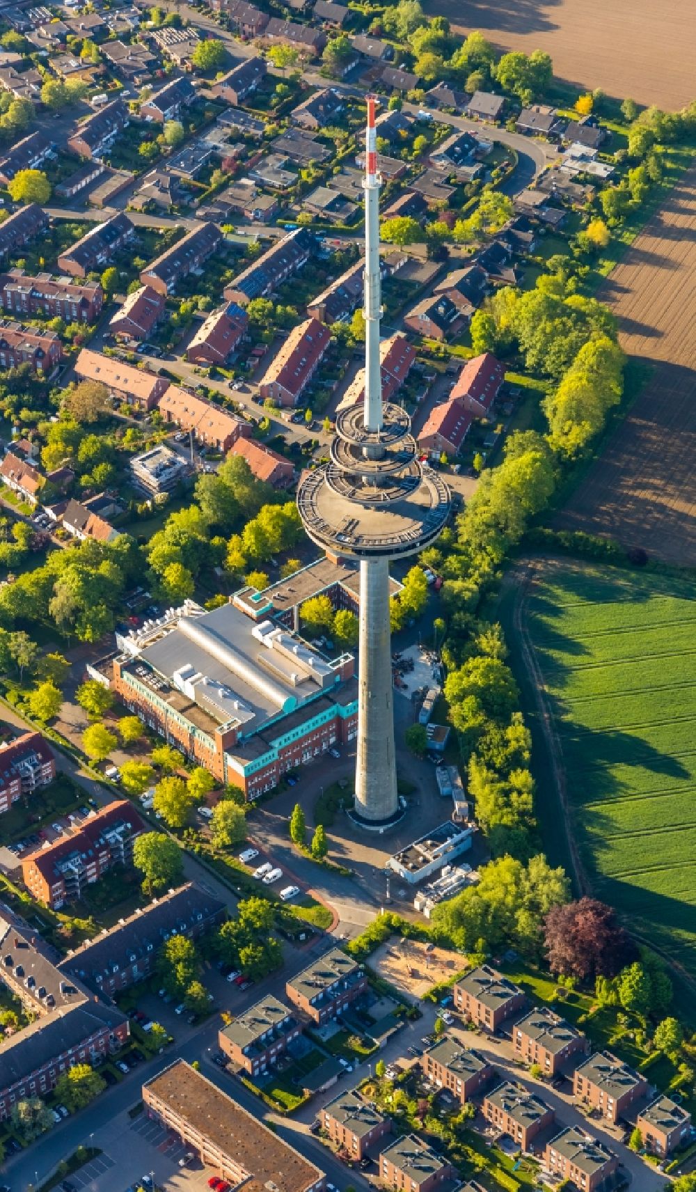 Münster von oben - Fernmeldeturm und Fernsehturm in Münster im Bundesland Nordrhein-Westfalen, Deutschland