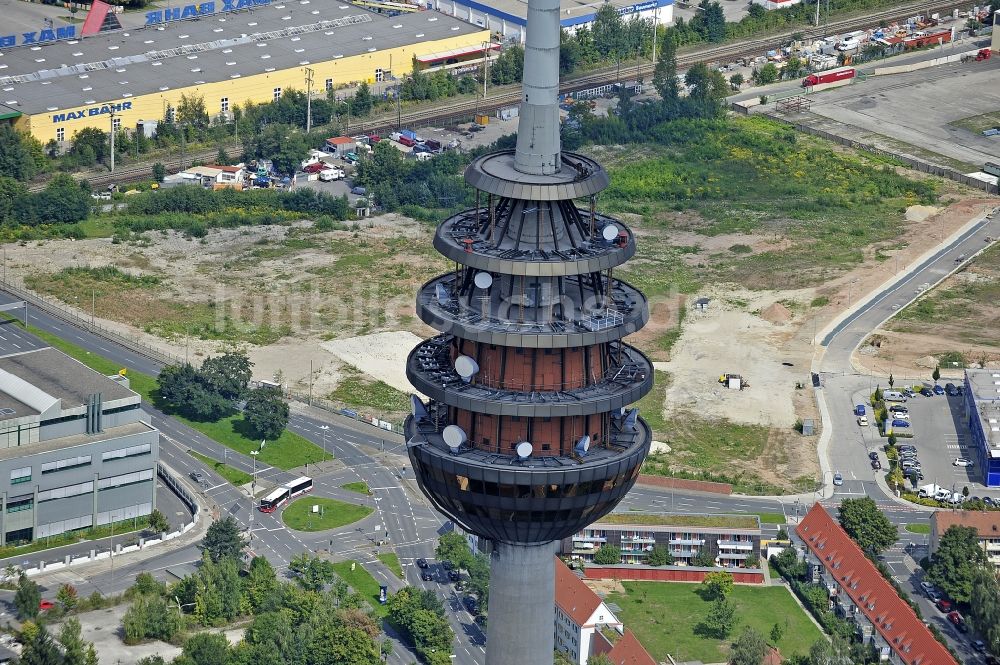 Nürnberg aus der Vogelperspektive: Fernmeldeturm und Fernsehturm in Nürnberg im Bundesland Bayern, Deutschland