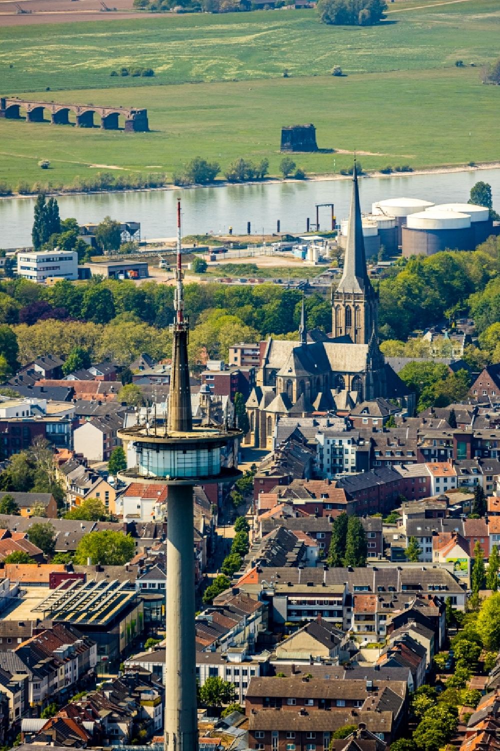 Luftbild Wesel - Fernmeldeturm und Fernsehturm im Ortsteil Blumenkamp in Wesel im Bundesland Nordrhein-Westfalen, Deutschland