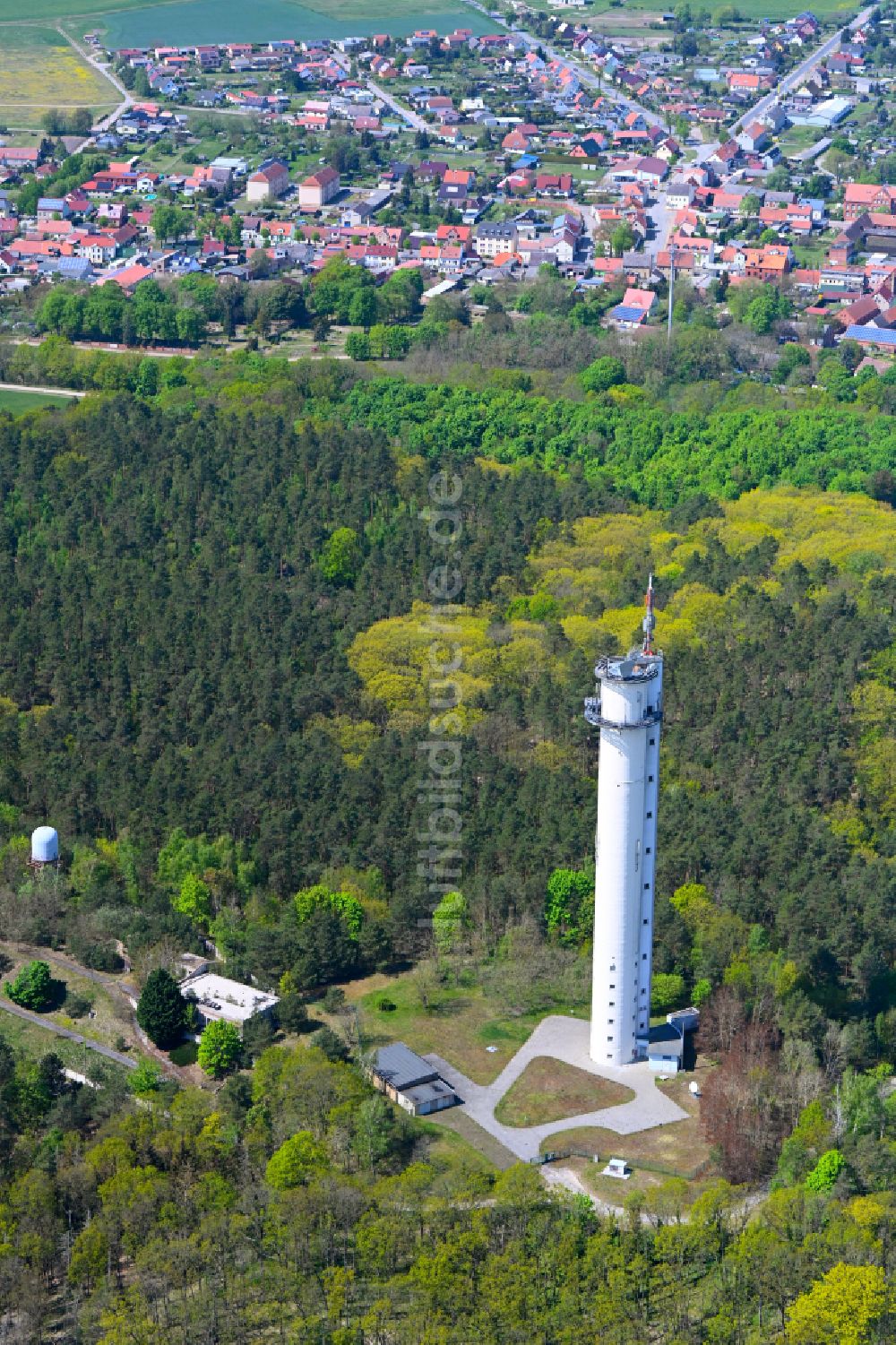 Luftaufnahme Rhinow - Fernmeldeturm und Fernsehturm in Rhinow im Bundesland Brandenburg, Deutschland