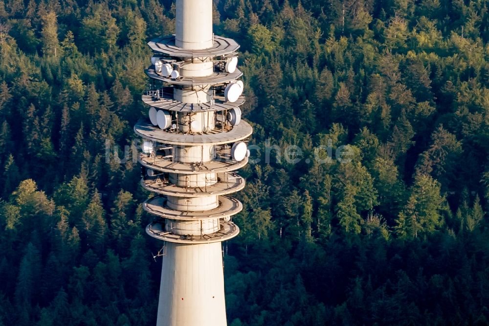 Sasbachwalden aus der Vogelperspektive: Fernmeldeturm und Fernsehturm in Sasbachwalden im Bundesland Baden-Württemberg, Deutschland