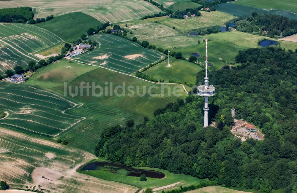 Schönwalde am Bungsberg aus der Vogelperspektive: Fernmeldeturm und Fernsehturm in Schönwalde am Bungsberg im Bundesland Schleswig-Holstein, Deutschland
