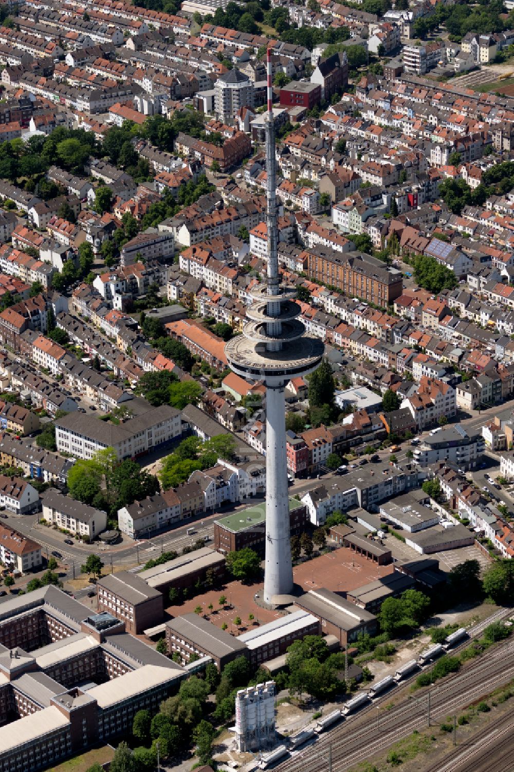 Luftbild Bremen - Fernmeldeturm - Fernsehturm im Stadtteil Walle im Norden von Bremen