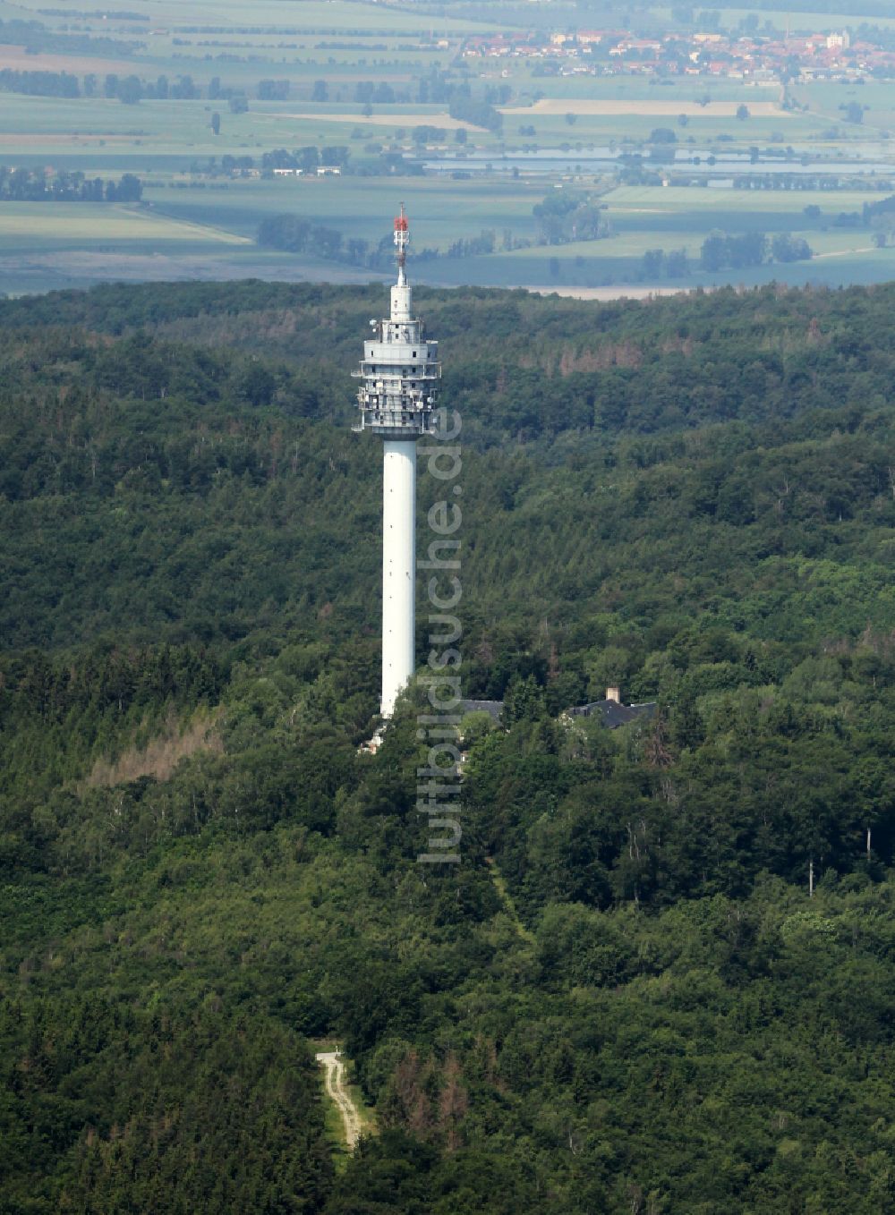 Steinthaleben von oben - Fernmeldeturm und Fernsehturm in Steinthaleben im Bundesland Thüringen, Deutschland
