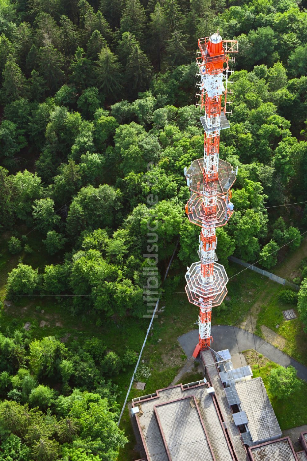 Zell im Fichtelgebirge von oben - Fernmeldeturm und Grundnetzsender Sender Großer Waldstein in Zell im Fichtelgebirge im Bundesland Bayern, Deutschland