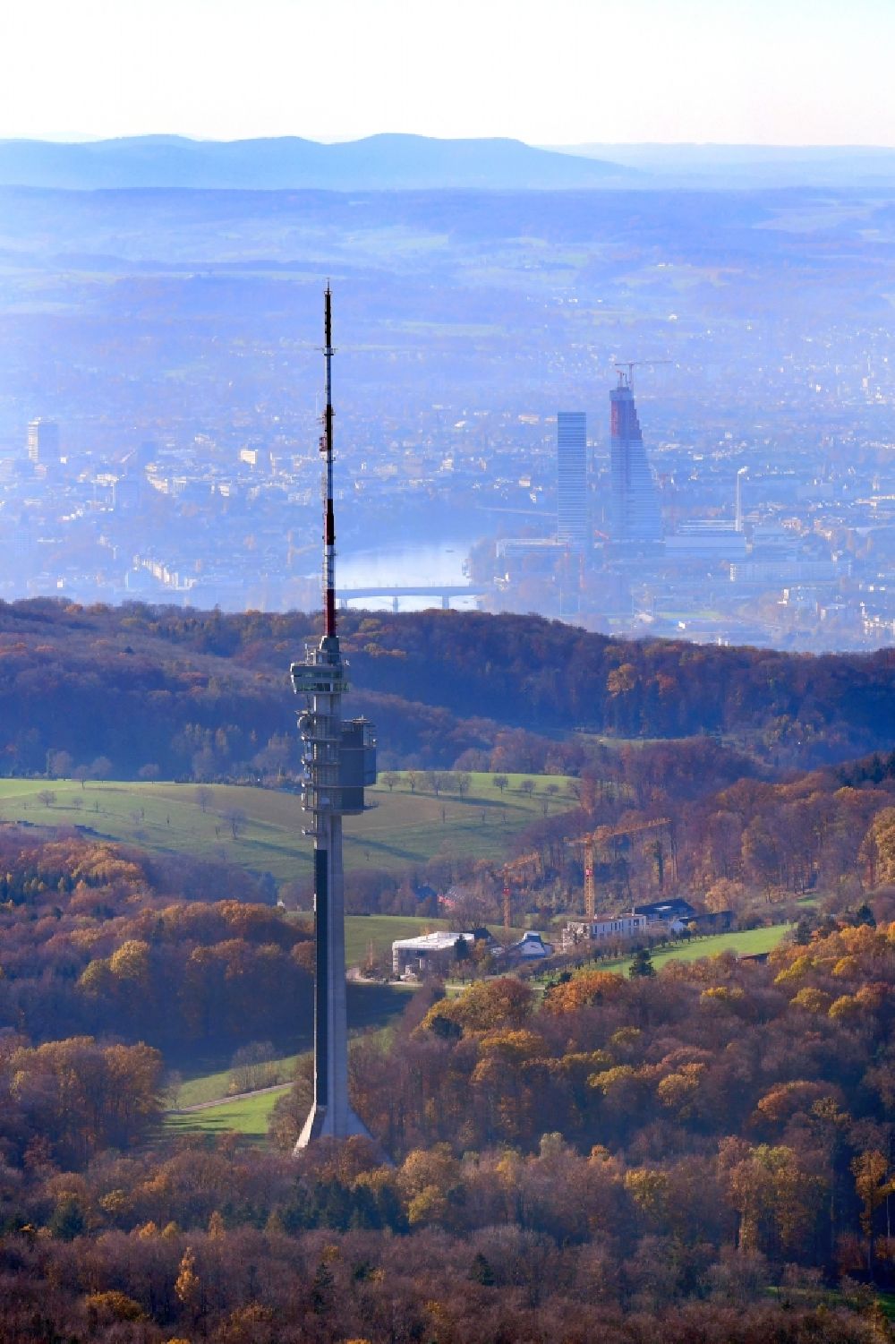 Bettingen aus der Vogelperspektive: Fernsehturm St. Chrischona in Bettingen im Kanton Basel, Schweiz