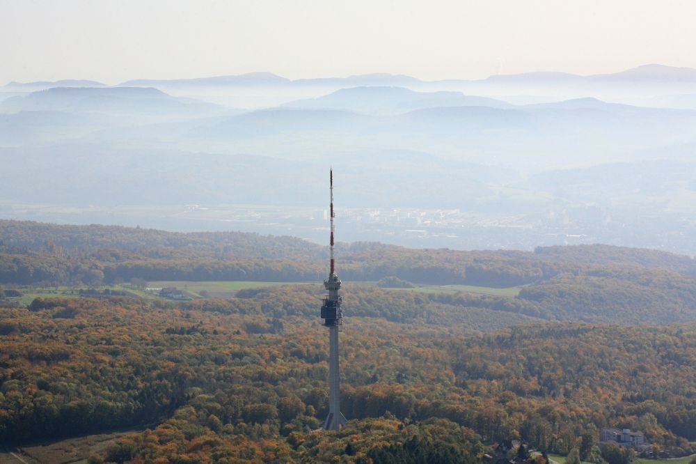 Bettingen von oben - Fernsehturm St. Chrischona in Bettingen in der Schweiz