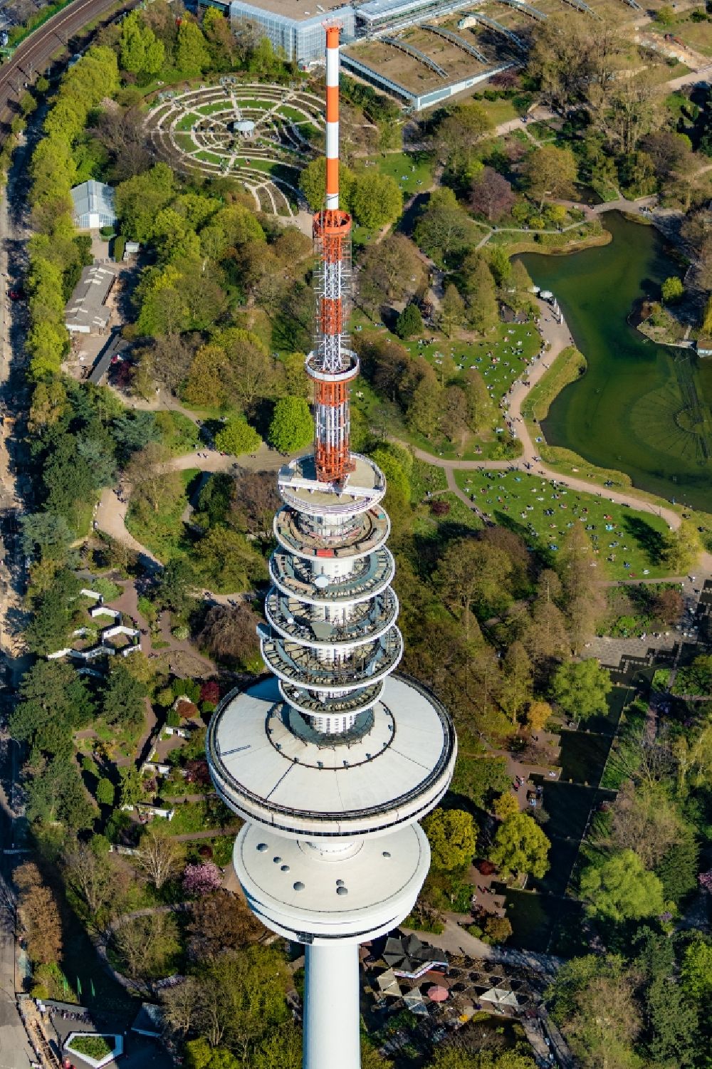 Luftaufnahme Hamburg - Fernsehturm Heinrich-Hertz-Turm am Messegelände in Hamburg