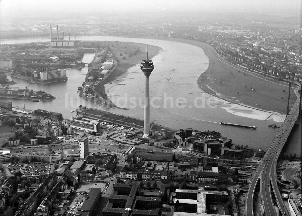 Luftbild Düsseldorf - Fernsehturm Rheinturm in Düsseldorf im Bundesland Nordrhein-Westfalen