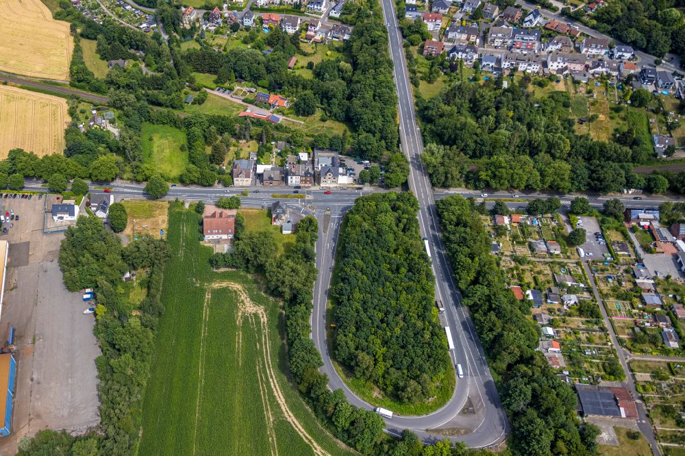 Luftbild Castrop-Rauxel - Fernstraße Abfahrt der Bundesstraße B235 in Castrop-Rauxel im Bundesland Nordrhein-Westfalen, Deutschland