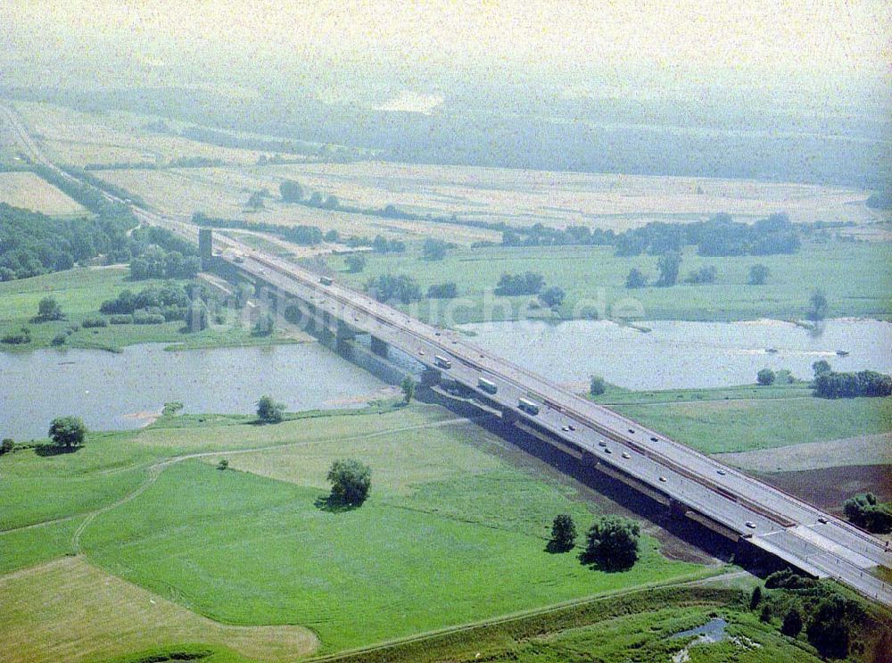 Luftbild Vockerode - fertige Autobahnbrücke über die Elbe bei Vockerode.
