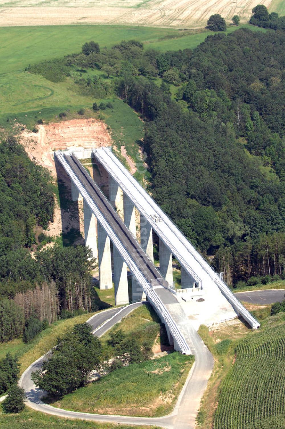 Luftaufnahme Bad Bibra - Fertige ICE Saubach-Talbrücke