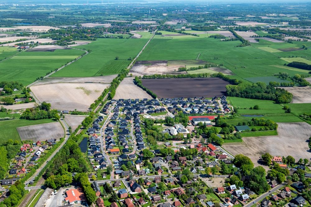 Himmelpforten von oben - Fertigstellung Neubau- Wohngebiet einer Einfamilienhaus- Siedlung in Himmelpforten im Bundesland Niedersachsen, Deutschland
