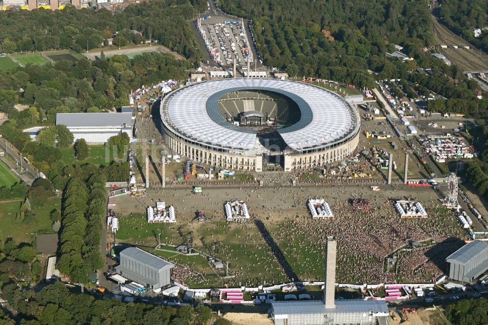 Luftaufnahme Berlin - Festival Lollapalooza Veranstaltung in der Arena des Stadion Olympiastadion in Berlin