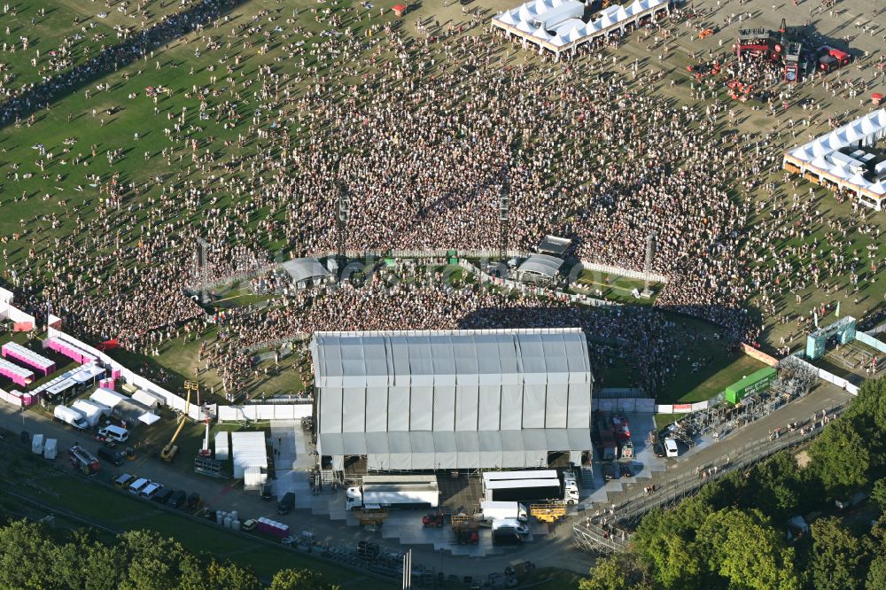 Luftaufnahme Berlin - Festival Lollapalooza Veranstaltung in der Arena des Stadion Olympiastadion in Berlin