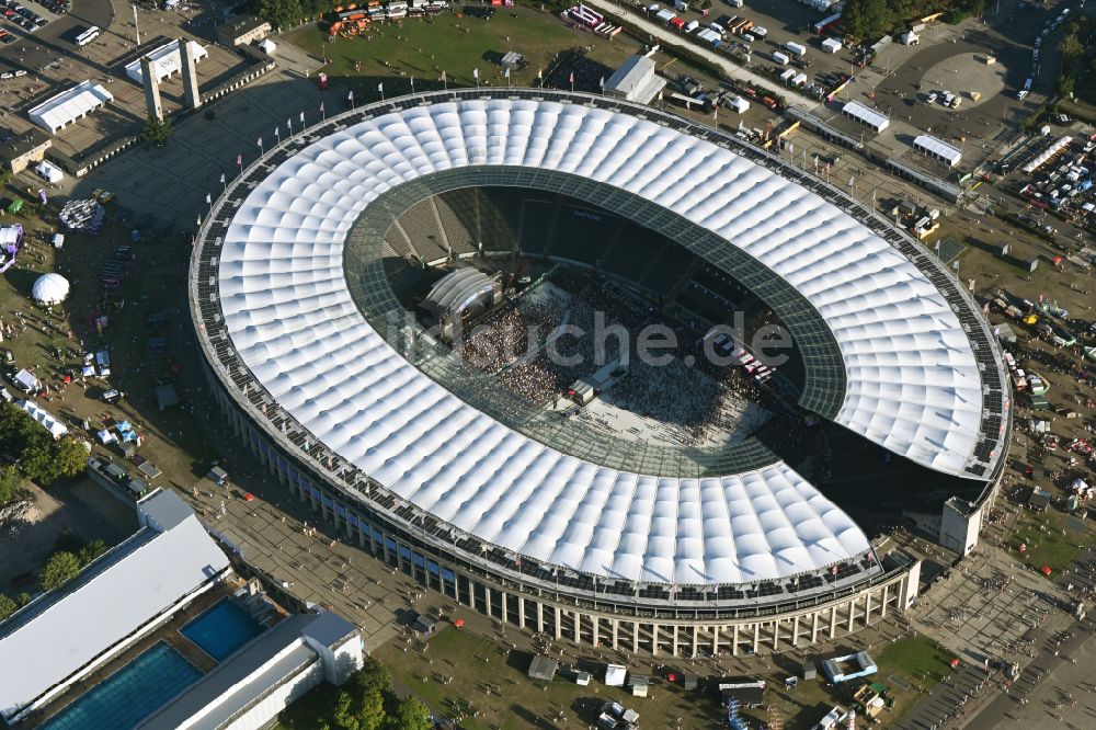 Berlin von oben - Festival Lollapalooza Veranstaltung in der Arena des Stadion Olympiastadion in Berlin