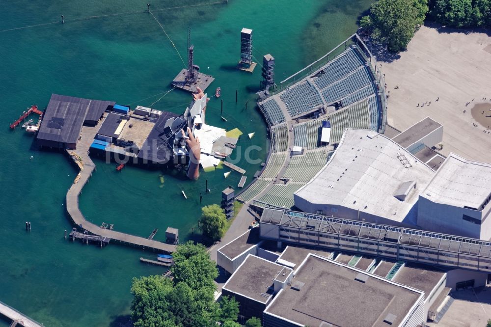 Luftbild Bregenz - Festspielhaus und Seebühne der Festspiele von Bregenz am Bodensee in Vorarlberg