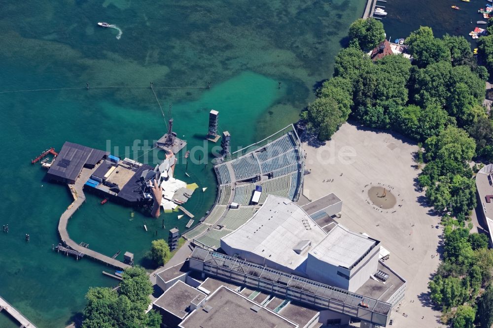 Luftaufnahme Bregenz - Festspielhaus und Seebühne der Festspiele von Bregenz am Bodensee in Vorarlberg