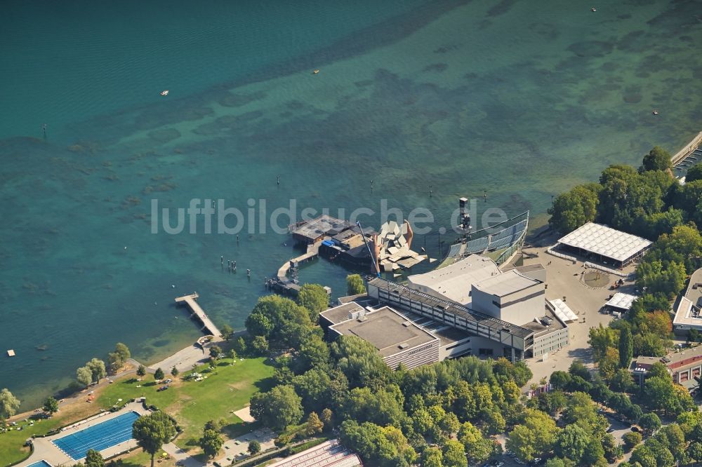 Luftbild Bregenz - Festspielhaus und Seebühne der Festspiele von Bregenz am Bodensee in Vorarlberg