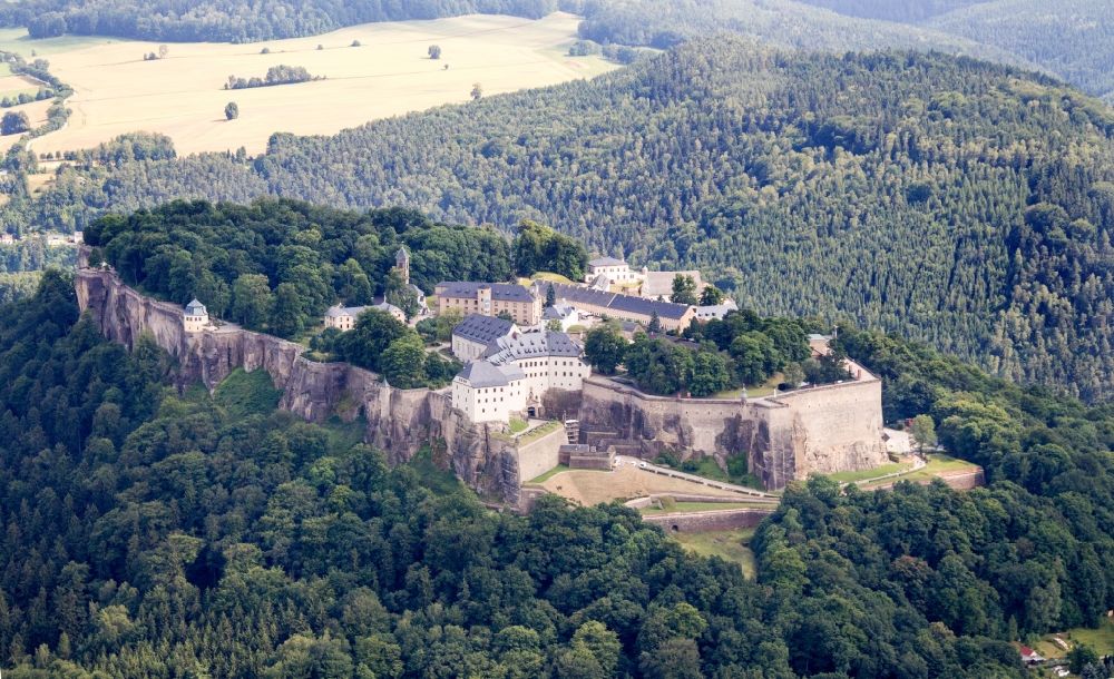 Königstein aus der Vogelperspektive: Festung Königstein an der Elbe im Landkreis Sächsische Schweiz-Osterzgebirge im Bundesland Sachsen