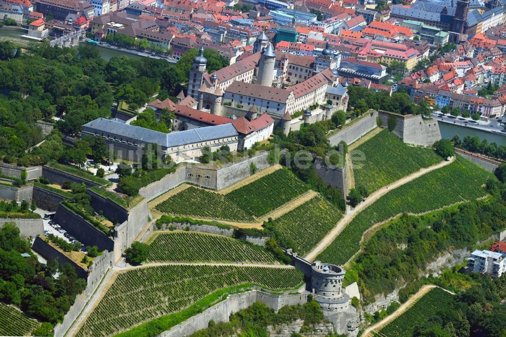 Würzburg aus der Vogelperspektive: Festung Marienberg in Würzburg im Bundesland Bayern