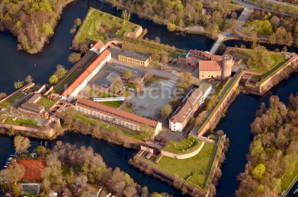 Luftbild Berlin - Festungsanlage Zitadelle Spandau Am Juliusturm im Ortsteil Haselhorst in Berlin, Deutschland