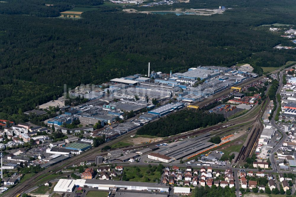 Luftaufnahme Singen (Hohentwiel) - Firmengelände der Aluminium Anbieters Constellium in Singen (Hohentwiel) im Bundesland Baden-Württemberg, Deutschland